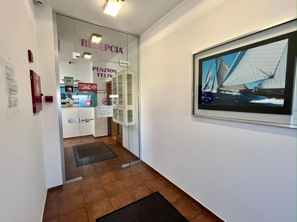 Penzion Felix Topoľčany Exteriér fotografie